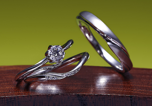 繊細なつくり・圧倒的な存在感を放つブライダルリング“萬時”の魅力