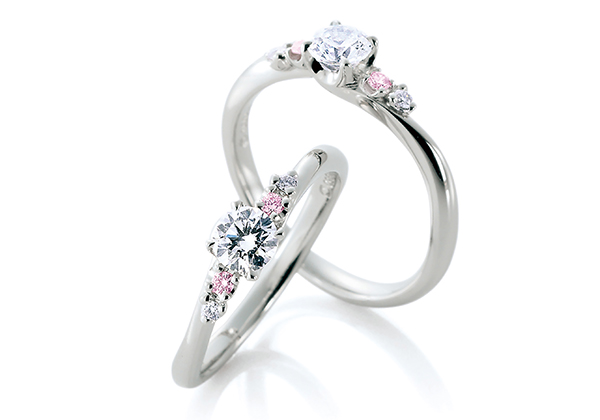 クリスマスプロポーズにおすすめする婚約指輪ブランド『CAFERING』