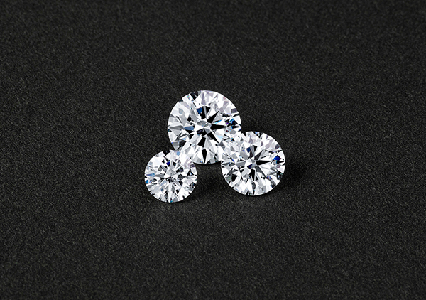 ラボグロウンダイヤモンドとは？1.0ctが17万円で叶う新時代の輝き