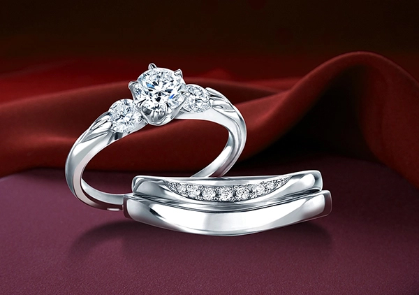 【結婚指輪】シンプルだからこそ輝きで選ぶ、モニッケンダムという答え