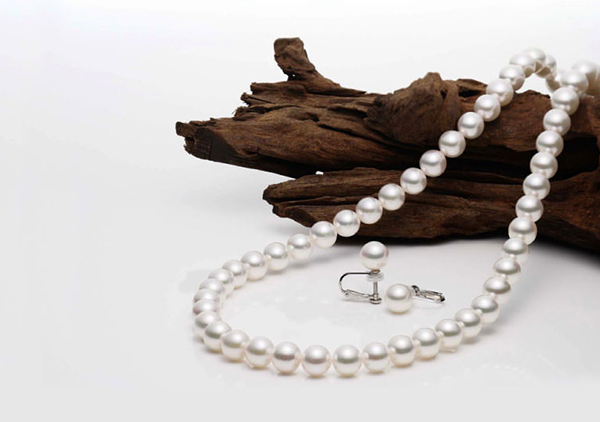 【浜松】母から娘へ贈る真珠ネックレス ― 受け継がれる想いとその意味