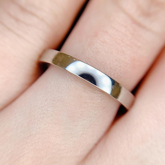 モニッケンダムらしい高級感のある結婚指輪を是非一度お試しください。