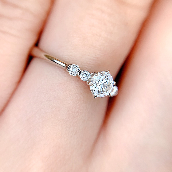 MONNICKENDAM 11EN18 – 浜松市最大級の婚約指輪や結婚指輪が揃う LUCIR