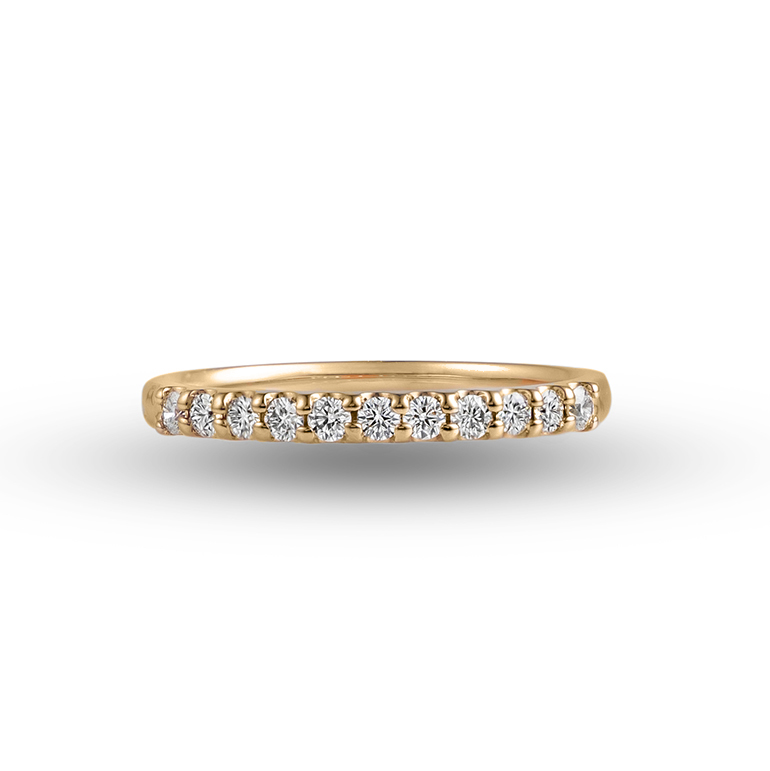 永遠の愛を象徴する『eternity』 極上の輝き『ハート＆キューピット』の ダイヤモンドを使用したエタニティリングは女性の憧れるリングの1つ。 