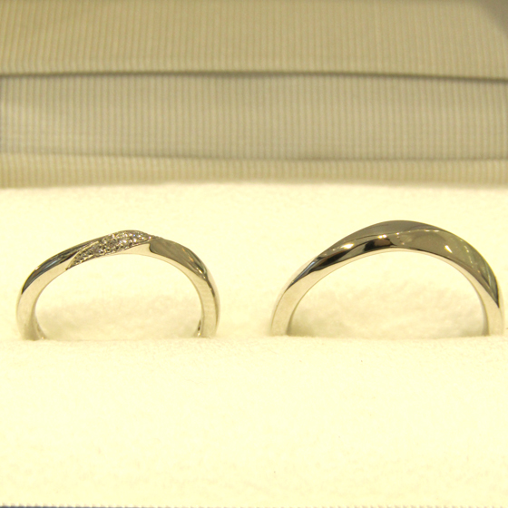 >お好みに合わせて指輪の幅を調整しセミオーダーで製作♪お２人をつなぐリングに仕上がりました！