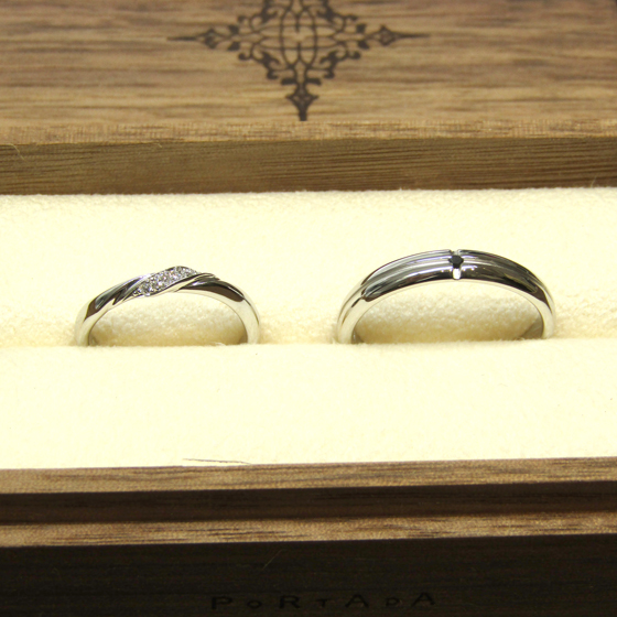 >約30ブランドの中から、お2人に似合う結婚指輪をそれぞれ選び、オリジナルの組み合わせが完成♪