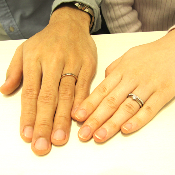>２色のコンビネーションタイプと、ハーフエタニティリングの素敵な結婚指輪を選んで頂きました♡