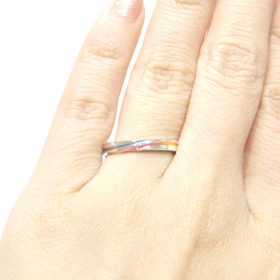 ２種類のラインが美しく、人と差がつくデザインの結婚指輪♡