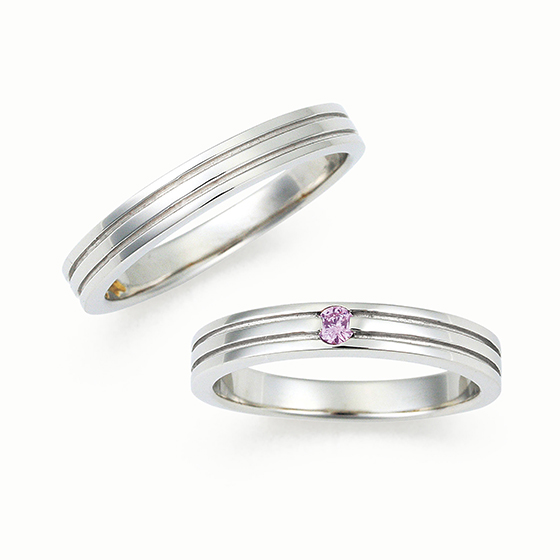 幅広のmen'sに人気のデザイン。プラチナのボリュームたっぷりの存在感のある結婚指輪。