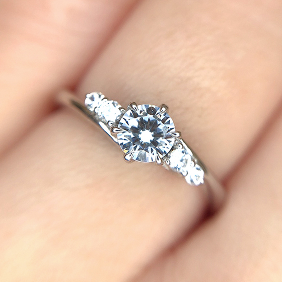 麗 URARA – 浜松市最大級の婚約指輪や結婚指輪が揃う LUCIR-K BRIDAL 