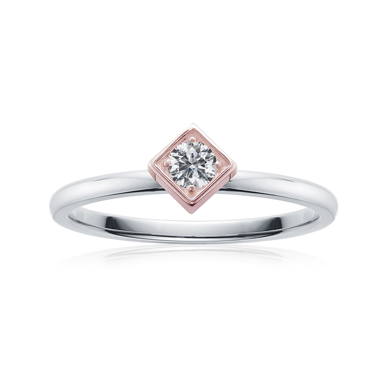 個性的でスタイリッシュなデザインの婚約指輪。