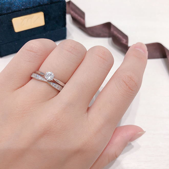 指輪 指輪 婚約 結婚 結婚指輪の「重ねづけ」組み合わせ特集！婚約指輪とのコーディネートの極意