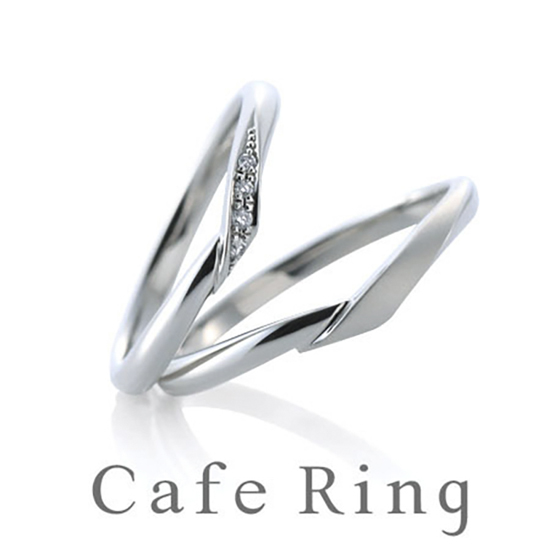 細身でひねりの効いたデザインが手指をきれいに見せる結婚指輪。