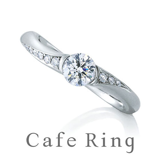 程よいボリューム感、ダイヤモンドが低めにセッティングされていて引っ掛かりを気にせず身に着けられる婚約指輪。